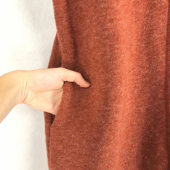 Do Everything In Love Women's One Size Rust Brown Raccoon Fur Trim Knit Vest - Picture 5 of 8